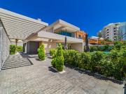 Chalet en venta en Arona, Playa de las Américas. Villa...