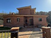 Chalet en venta en avenida De Les Gavarres, Llambilles,...