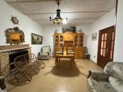 Chalet en venta en Baeza. ESTUPENDO CHALET CTRA LA YEDRA...