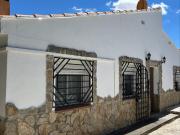 Chalet en venta en Barajas de Melo. Chalet muy cerquita...