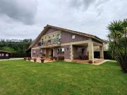 Chalet en venta en Bárcena de Cicero, Cantabria Costa...