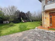 Chalet en venta en Bareyo, Ajo. Chalet Individual en...