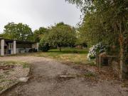 Chalet en venta en Begonte. Chalet de tres plantas con...