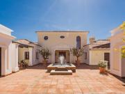 Chalet en venta en Benahavís, Benahavís pueblo. Villa en...