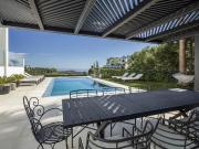 Chalet en venta en Benahavís, El Madroñal. Espectacular...