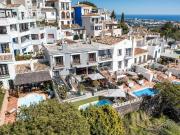 Chalet en venta en Benahavís, La Quinta. Chalet adosado...