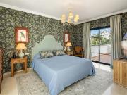 Chalet en venta en Benahavís, La Quinta. Villa en...