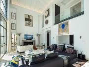 Chalet en venta en Benahavís, Los Flamingos. Compra una...