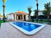 Chalet en venta en Cabo Roig, Alicante Costa Blanca