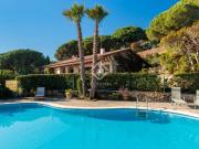 Chalet en venta en Cabrera de Mar. Casa de 6 dormitorios...