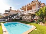 Chalet en venta en Calella, de 292 m² 5 habitaciones por...
