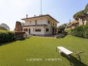 Chalet en venta en calle Andorra, Mataró, de 296 m² 6...
