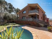 Chalet en venta en calle Bonaigua, Castellbisbal, de 470...