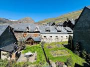 Casa en venta en calle De Santa Maria, Naut Aran, de 100...