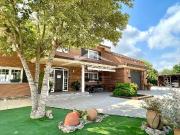 Chalet en venta en calle CL Dels Angels, Alpicat, de 218...