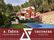 Chalet en venta en calle Del Bages, Cervelló, de 250 m²...