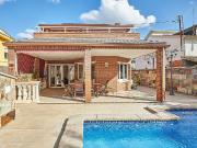 Chalet en venta en calle, Montcada i Reixac, de 216 m² 4...