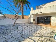 Chalet en venta en calle Montgrí, Castelló d´Empúries,...