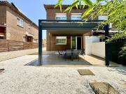 Casa pareada en venta en calle Munich, Cambrils, de 190...