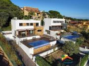 Chalet en venta en calle Tulipa, Tordera, de 256 m² 4...