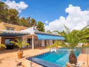 Chalet en venta en Callosa d'En Sarrià, Alicante...