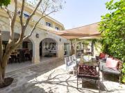 Chalet en venta en Calp, La Empedrola. Villa de estilo...