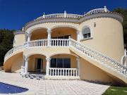 Chalet en venta en Calp, Pueblo. Impecable Villa...