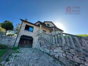 Chalet en venta en Cangas, Aldán. Chalet de piedra cerca...