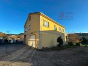 Chalet en venta en Cangas, Darbo. Casa independiente con...