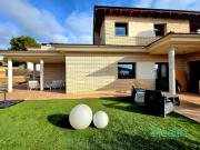 Chalet en venta en Canyelles. bonita casa independiente...