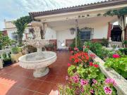 Chalet en venta en Carmona. Chalet en venta en...