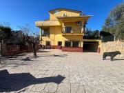 Chalet en venta en Castellar del Vallès, de 166 m² 7...