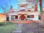 Chalet en venta en Castellar del Vallès, de 598 m² 6...