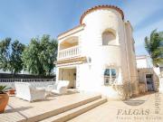 Chalet en venta en calle Segre, Castelló d´Empúries, de...