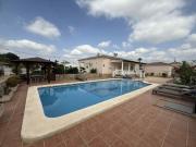Chalet en venta en Catral, Alicante