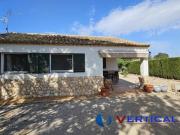Chalet en venta en Caudete, Club de Tenis