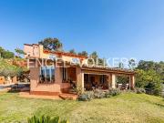 Chalet en venta en Cervelló, de 238 m² 4 habitaciones...