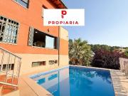 Chalet en venta en calle Eduard Toldrà, Cervelló, de 268...