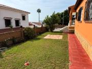 Chalet en venta en Chilches. Chalets.