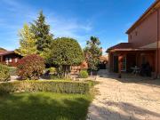 Chalet en venta en Chiloeches. chalet independiente en...