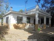Chalet en venta en Chiva, Centro. *Chalet con cuadras y...