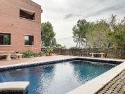 Chalet en venta en Corbera de Llobregat, de 277 m² 3...