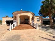 Chalet en venta en Dolores. Encantadora Villa...