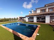 Chalet en venta en Écija. Exclusivo chalet independiente...