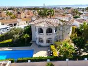Chalet en venta en El Chaparral, Alicante Costa Blanca