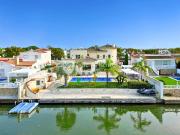 Chalet en venta en Empuriabrava Girona
