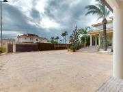 Chalet en venta en Elche Elx, Alzabares. UNA VILLA...