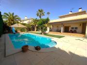 Chalet en venta en Elda, Alicante