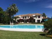 Chalet en venta en Estepona
