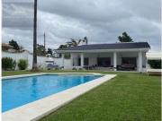 Chalet en venta en Estepona